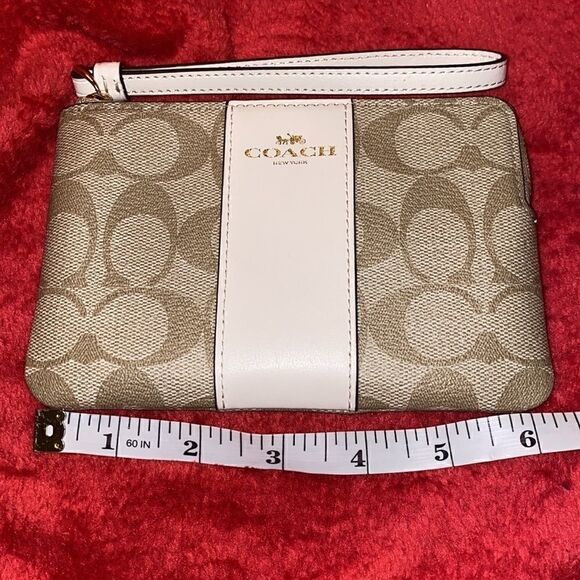 Coach IM/Light Khaki/Chalk wristlet   - Picture 4 of 7